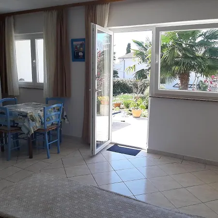 Apartments Summer Bloom Krk Town Exterior foto
