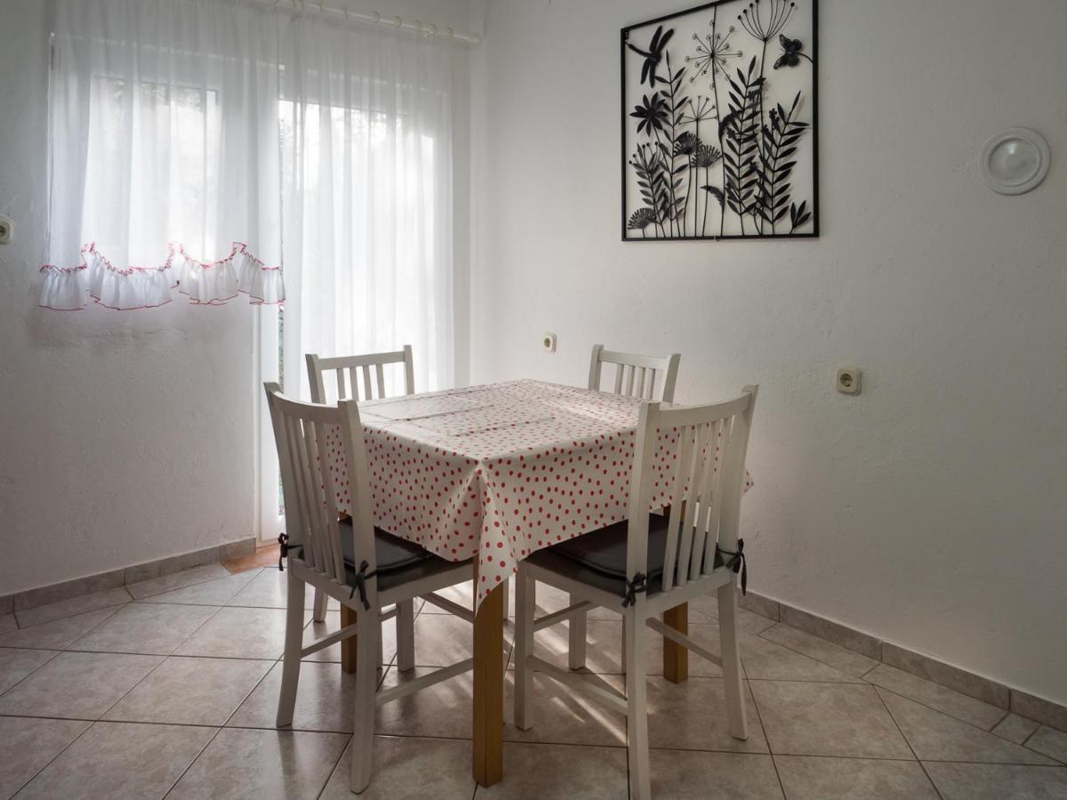 Summer Bloom Apartment