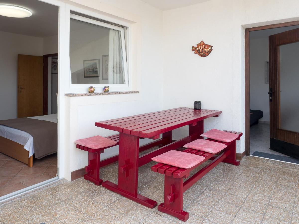 Summer Bloom Apartment